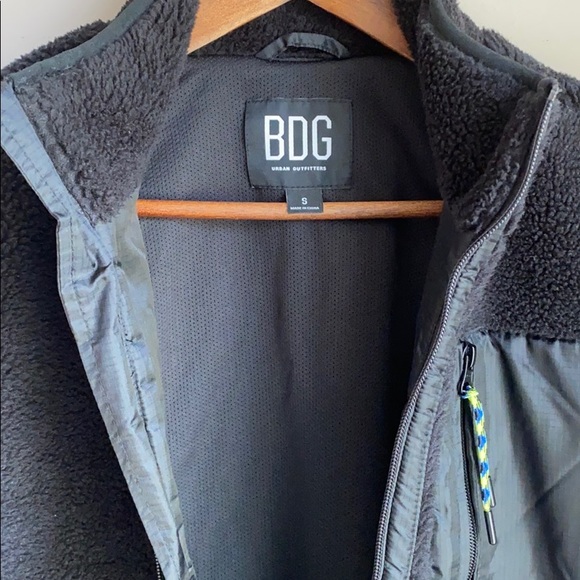 BDG x Urban Outfitters Gigi Sherpa Vest SZ S - Picture 5 of 5